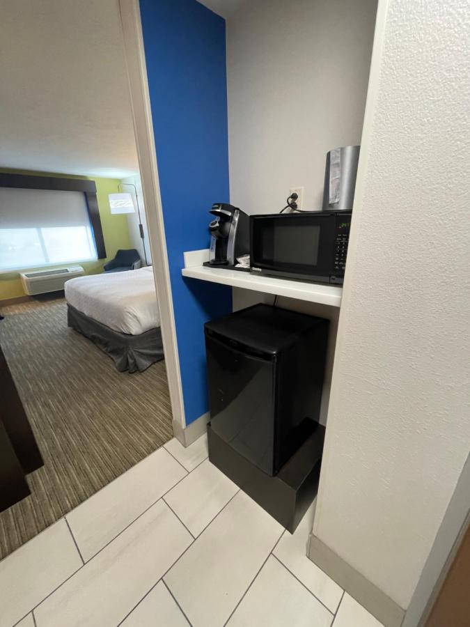 Express & Vegas By Ihg
