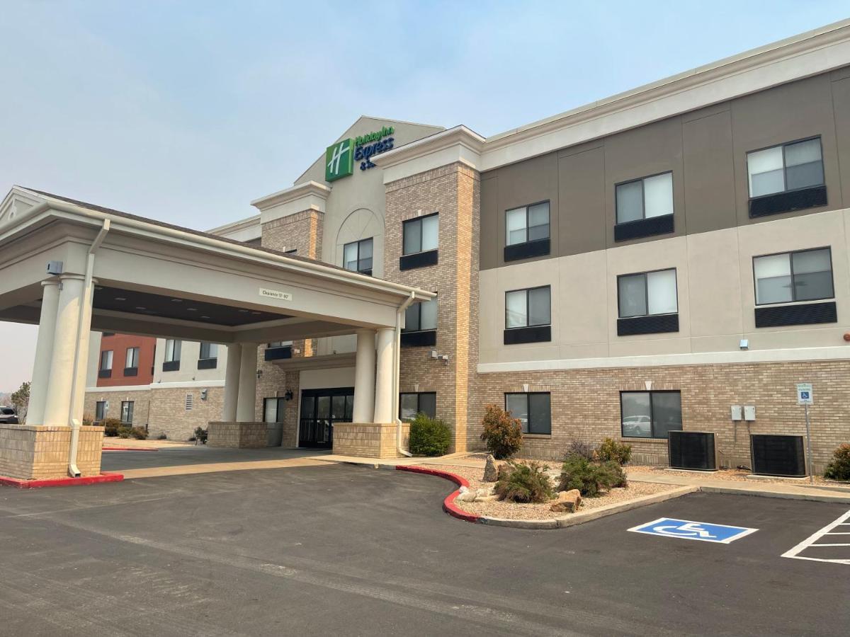 Express & Vegas By Ihg Hotel