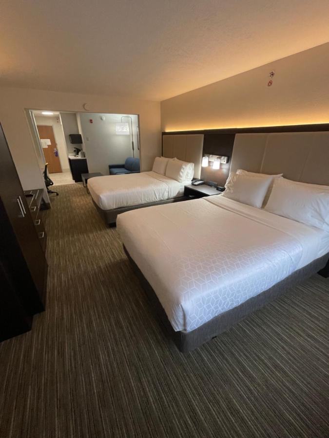 Express & Vegas By Ihg Las Vegas