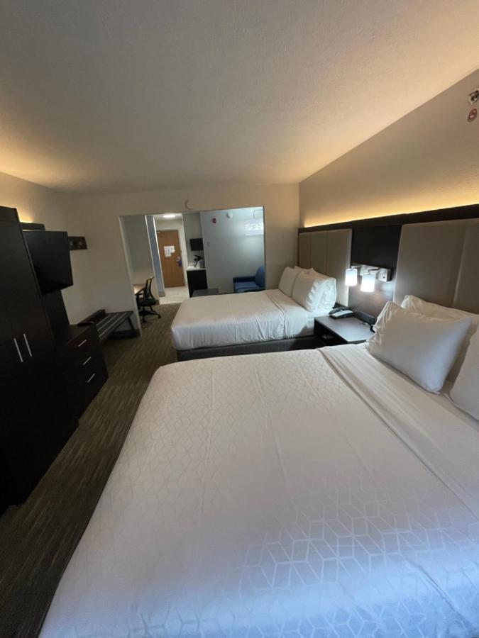 Hotel Express & Vegas By Ihg 2*