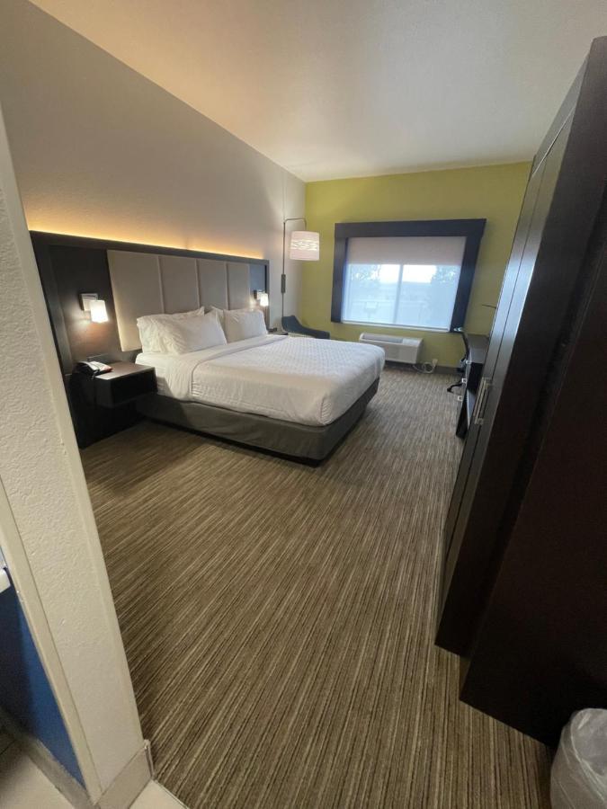 Express & Vegas By Ihg Las Vegas