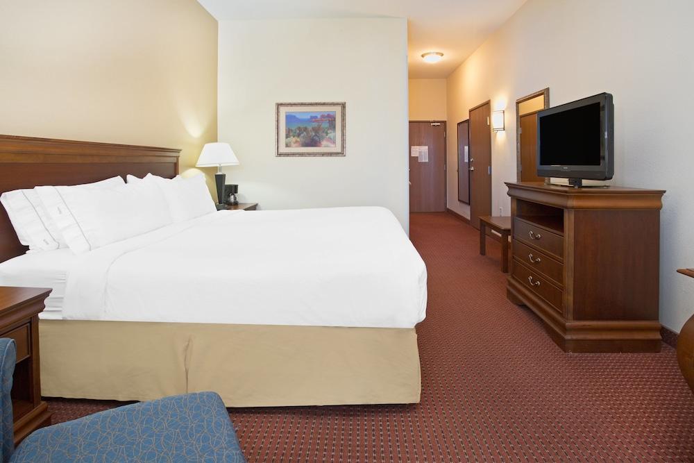 Express & Vegas By Ihg 2*