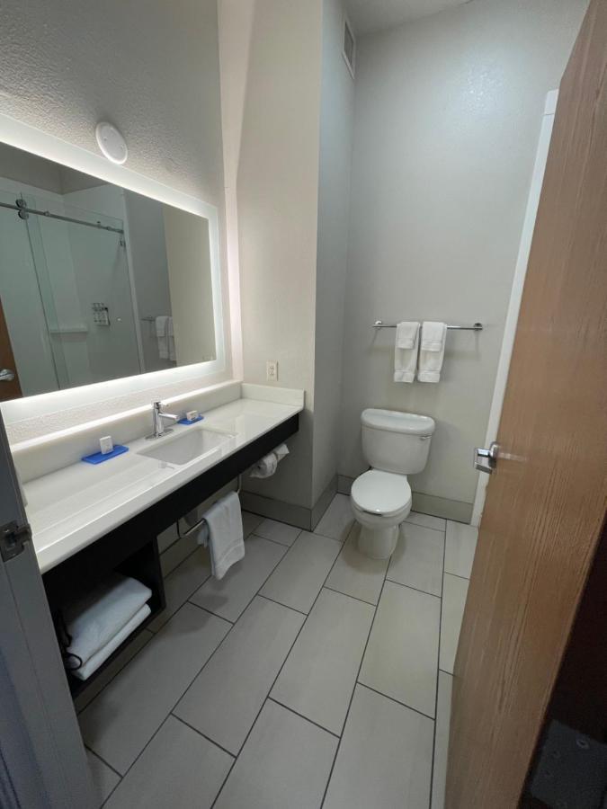 Express Hotel&suites Vegas 2*