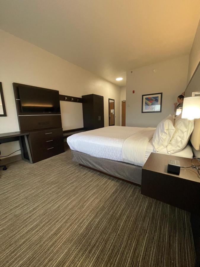 Express & Vegas By Ihg 2*