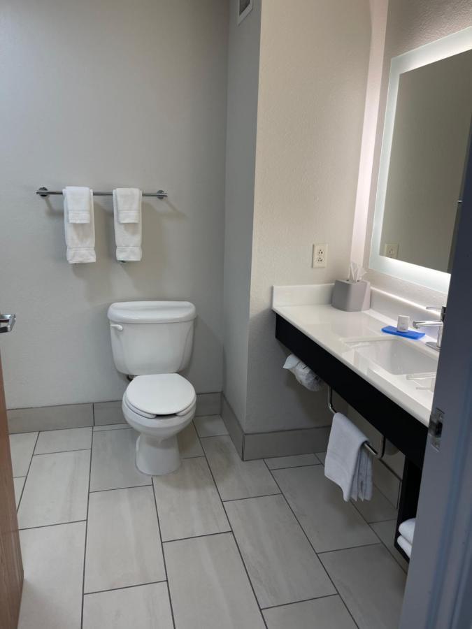 Express Hotel&suites Vegas 2*
